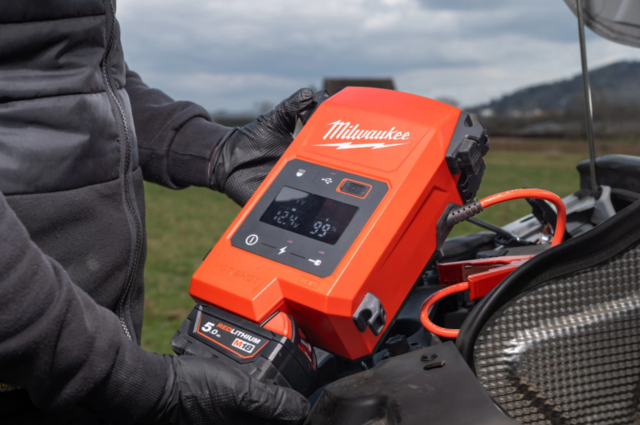 Hjelpestarter Milwaukee Startbooster M18 